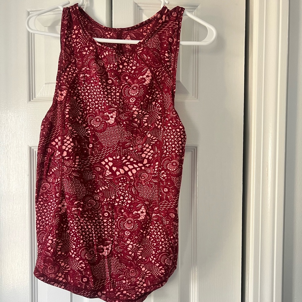 lululemon tank with cut out